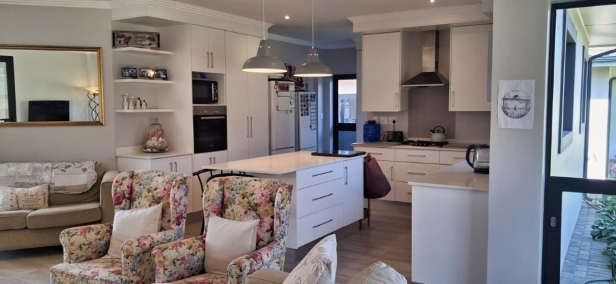 2 Bedroom Property for Sale in Voorbaai Western Cape